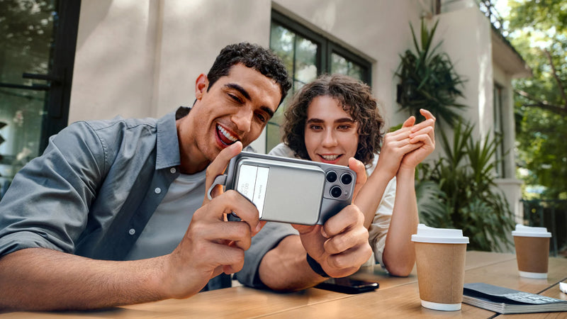 Laden Sie das Bild in Galerie - Viewer, EcoFlow RAPID magnetische Powerbank 10000 mAh schwarz (Qi2 MagSafe)
